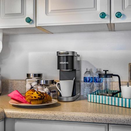 Beach Cottage With Heated Pool Just Off Siesta Key 사라소타 외부 사진