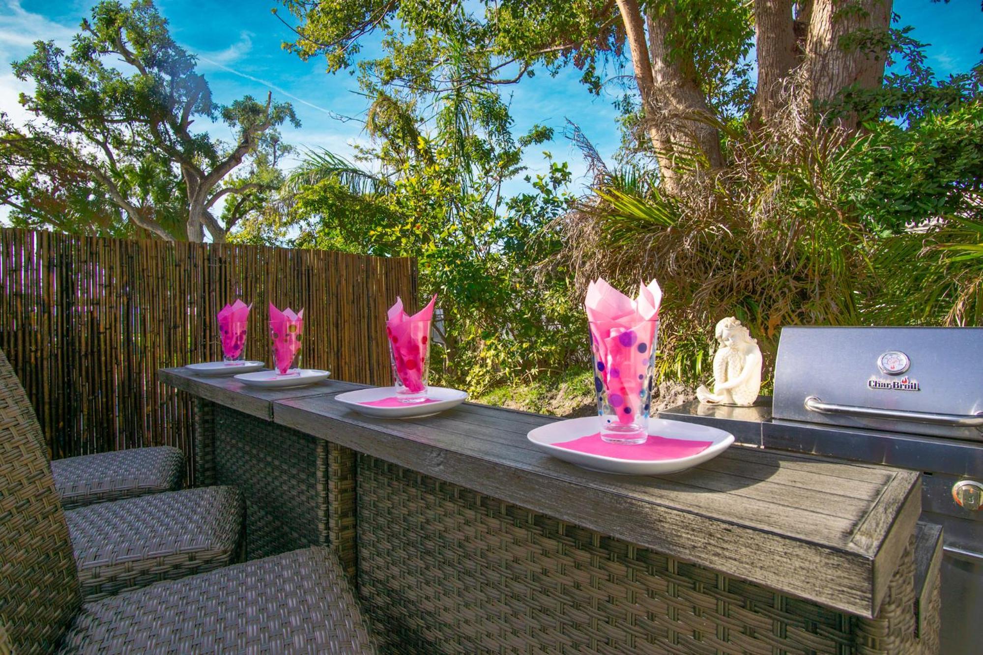 Beach Cottage With Heated Pool Just Off Siesta Key 사라소타 외부 사진